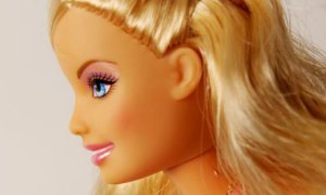 picture of a barbie head